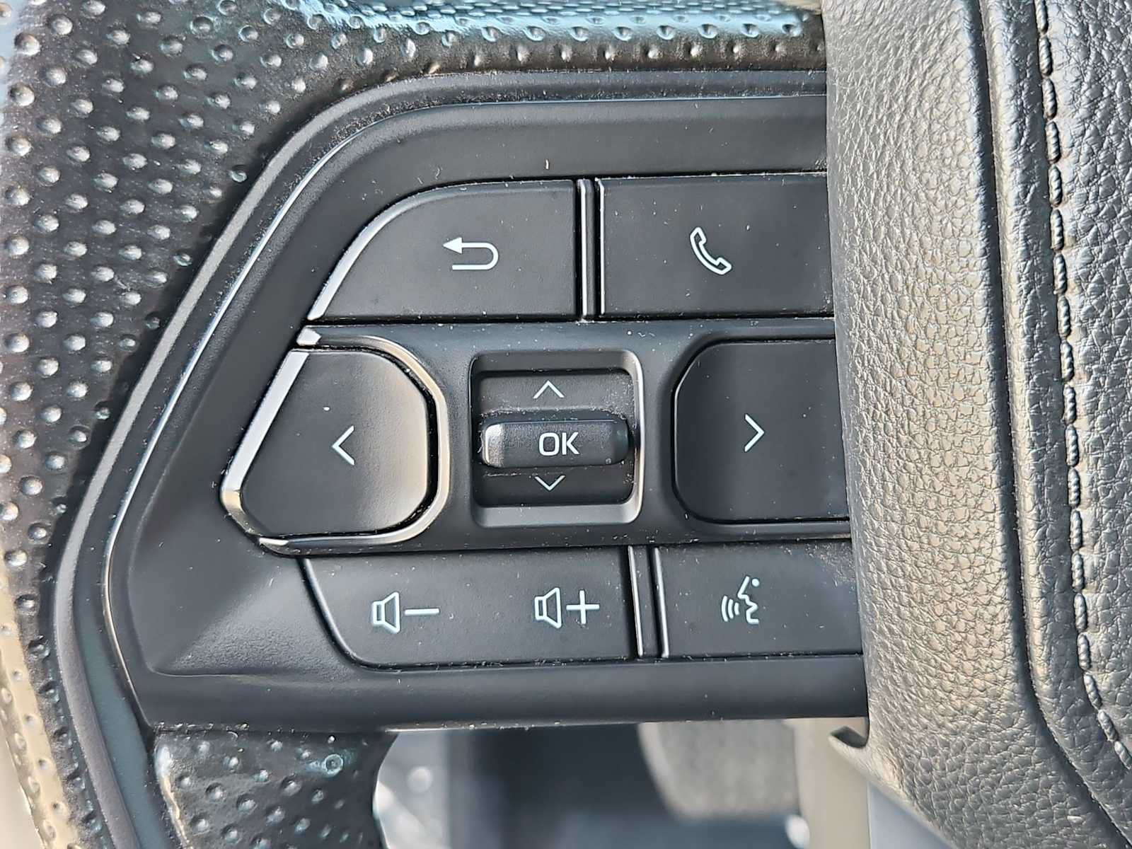 Used 2024 Toyota Tacoma SR5 RWD image 23