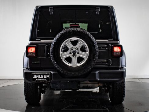 Used 2021 Jeep Wrangler Unlimited Sport image 7
