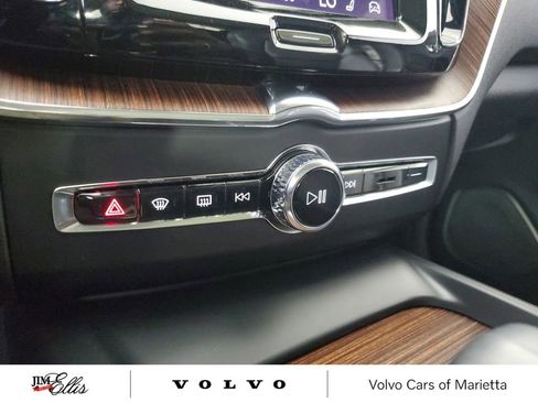 Used 2023 Volvo XC60 B5 Plus w/ Climate Package image 31