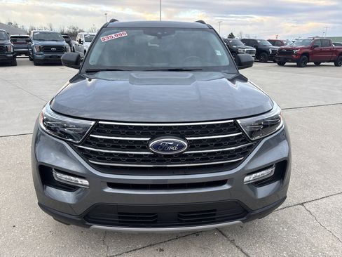 Used 2023 Ford Explorer XLT w/ Equipment Group 202A image 2