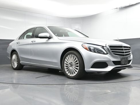 Used 2017 Mercedes-Benz C 300 4MATIC Sedan w/ Premium 3 Package image 31