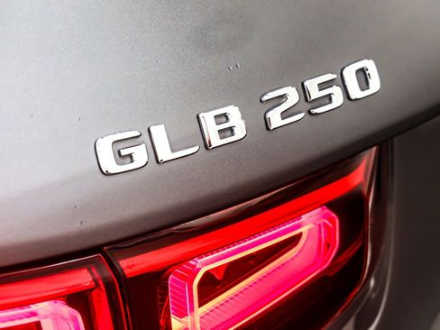 Used 2023 Mercedes-Benz GLB 250 GLB 250 SUV image 9