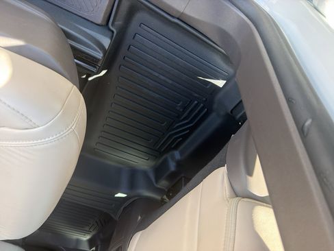 Used 2023 Ford Explorer Platinum w/ Technology Package image 21