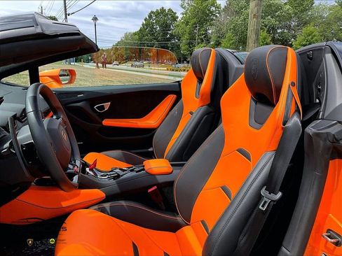 Used 2023 Lamborghini Huracan EVO RWD image 23
