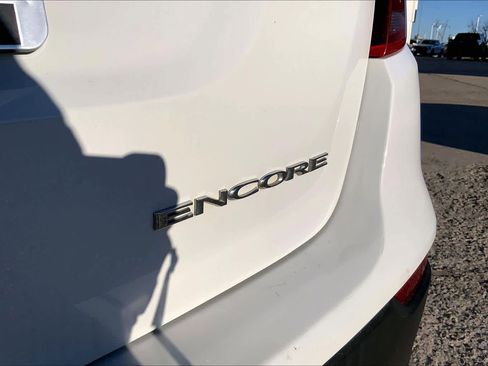 Used 2020 Buick Encore Preferred image 9