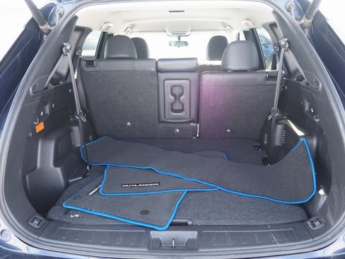 Used 2024 Mitsubishi Outlander 4WD Plug-In Hybrid image 24