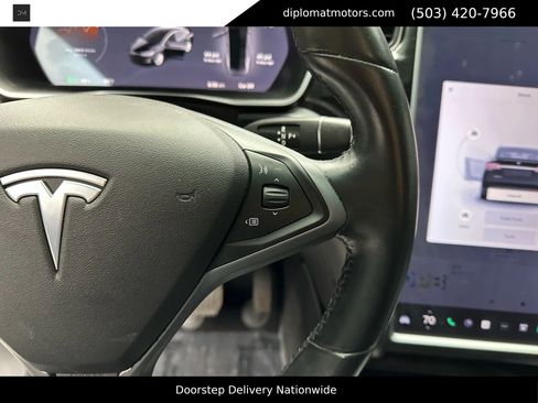 Used 2018 Tesla Model X 75D image 30