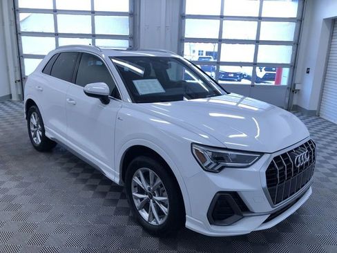 Used 2025 Audi Q3 2.0T Premium image 36