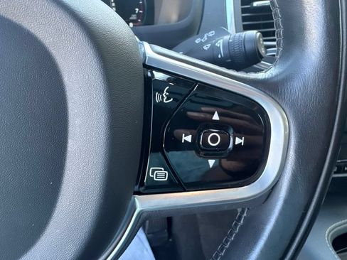 Used 2020 Volvo XC90 T6 Momentum w/ Protection Package Premier AWD/4WD image 17