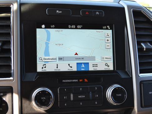 Used 2017 Ford F150 Lariat w/ Equipment Group 502A Luxury image 21