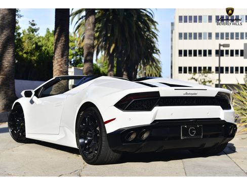 Used 2017 Lamborghini Huracan LP 580-2 RWD image 3