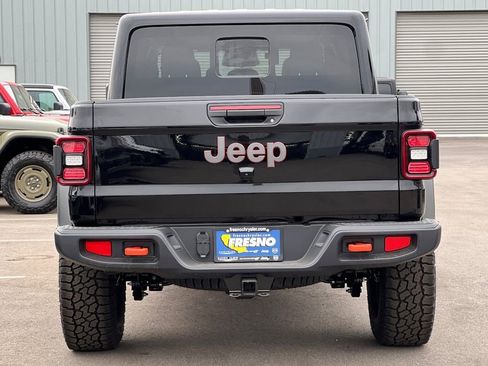 New 2026 Jeep Gladiator Mojave image 5