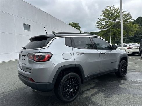 Used 2018 Jeep Compass Limited w/ Navigation Group image 5