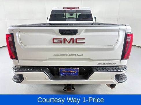Used 2024 GMC Sierra 3500 Denali w/ Denali Reserve Package AWD/4WD image 9
