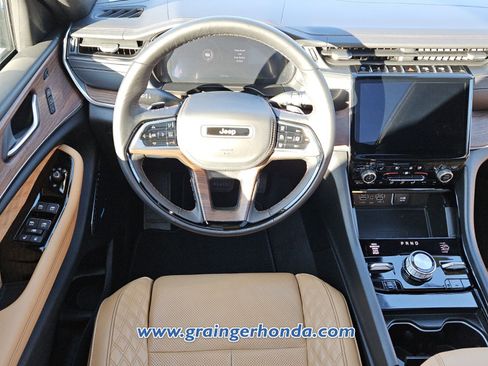 Used 2024 Jeep Grand Cherokee Summit w/ Luxury Tech Group V image 12