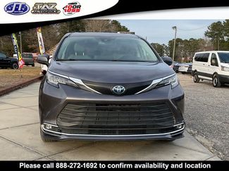 Used 2022 Toyota Sienna XLE video 2