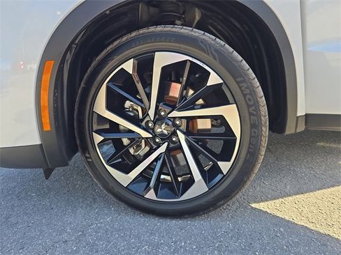 Used 2024 Mitsubishi Outlander SE Black Edition image 30