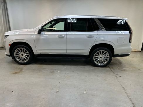 Used 2021 Cadillac Escalade Premium Luxury AWD/4WD image 10