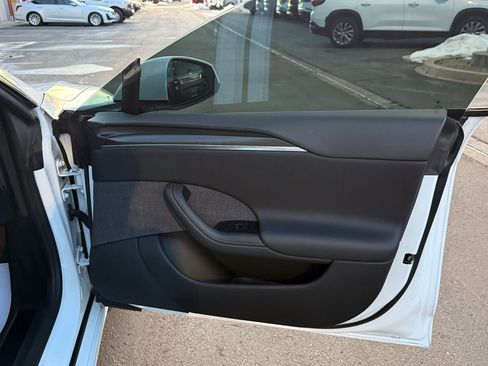 Used 2021 Tesla Model S Plaid image 16