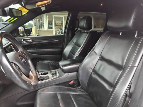 Used 2017 Jeep Grand Cherokee Limited AWD/4WD image 10