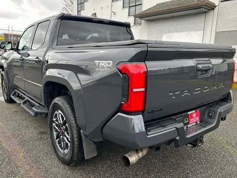 Used 2024 Toyota Tacoma TRD Sport image 7