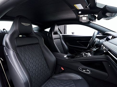 Used 2024 Aston Martin DB12 Coupe image 43