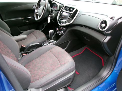 Used 2020 Chevrolet Sonic LT image 11