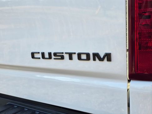 Used 2025 Chevrolet Silverado 2500 Custom w/ Custom Value Package image 8