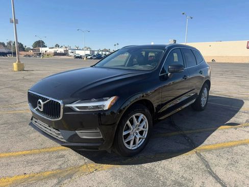 Used 2018 Volvo XC60 T5 Momentum w/ Vision Package AWD/4WD image 2
