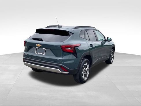 Certified 2025 Chevrolet Trax LT FWD image 3