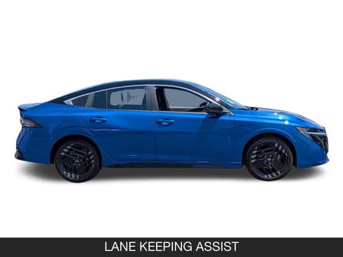 New 2026 Nissan Sentra SR w/ Floor Mat Package FWD image 6