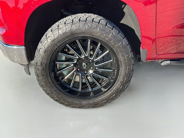 Used 2023 Chevrolet Silverado 1500 LTZ w/ LTZ Convenience Package II AWD/4WD image 39