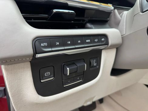 Used 2023 Cadillac Escalade ESV Sport Platinum w/ Heavy-Duty Trailer Package AWD/4WD image 17