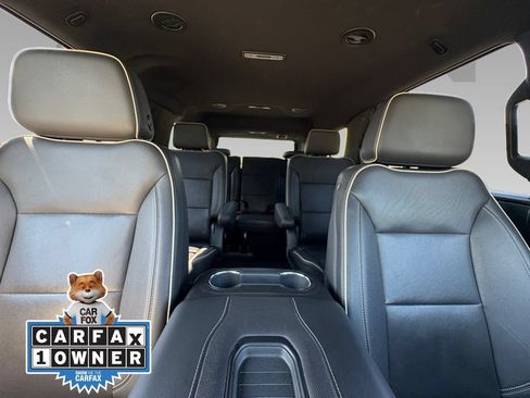 Used 2024 Chevrolet Tahoe Premier RWD image 2