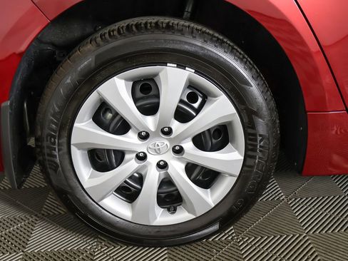 Used 2025 Toyota Corolla LE FWD image 17