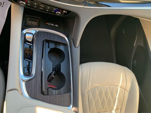 Used 2022 Buick Enclave Avenir w/ Avenir Technology Package image 20