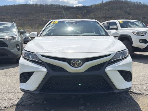 Used 2018 Toyota Camry SE image 7