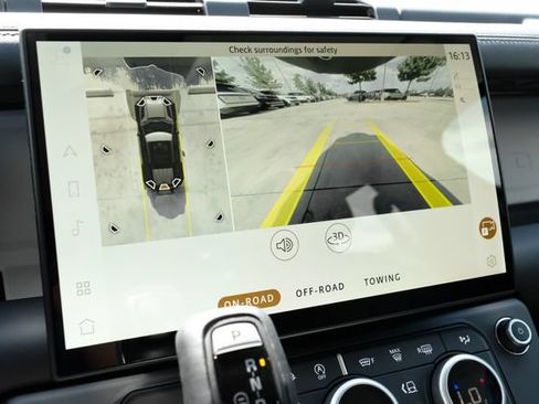 New 2026 Land Rover Defender 110 X-Dynamic SE AWD/4WD image 27