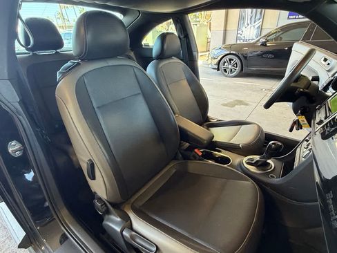 Used 2015 Volkswagen Beetle 1.8T FWD image 11