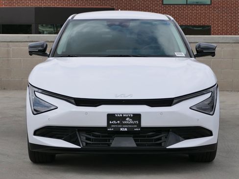 New 2025 Kia EV6 Wind image 8
