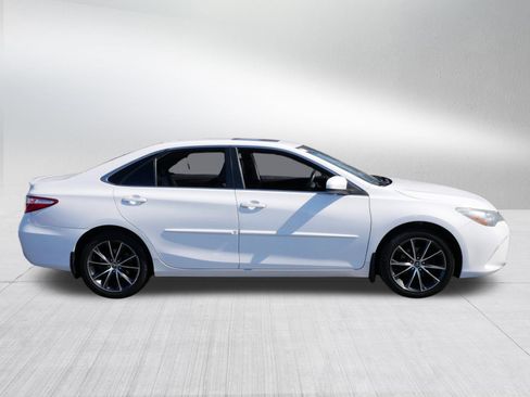 Used 2017 Toyota Camry XSE image 6