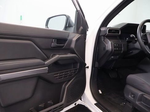 New 2026 Toyota Tacoma SR5 AWD/4WD image 8