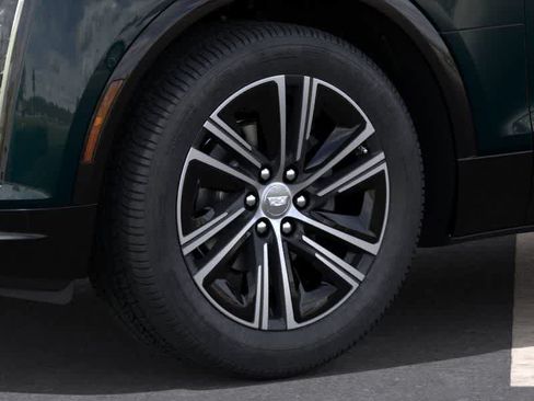 Used 2027 Cadillac Lyriq Luxury w/ LPO, Floor Liner Package AWD/4WD image 9