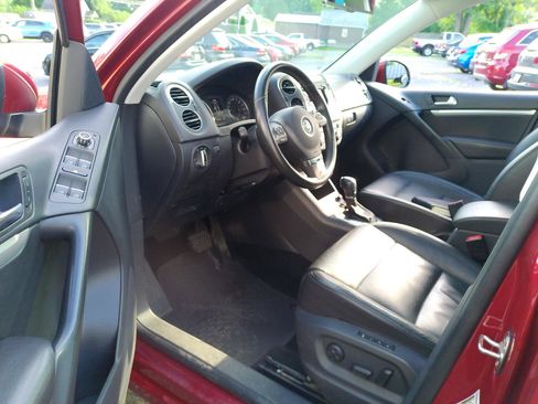 Used 2013 Volkswagen Tiguan SEL FWD image 4