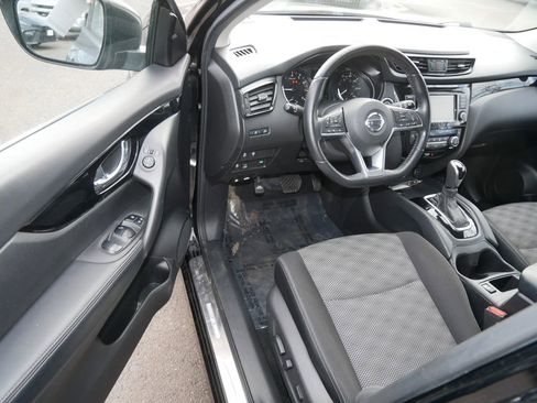 Used 2019 Nissan Rogue Sport SV w/ All-Weather Package image 10