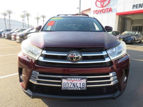Used 2018 Toyota Highlander Limited image 2