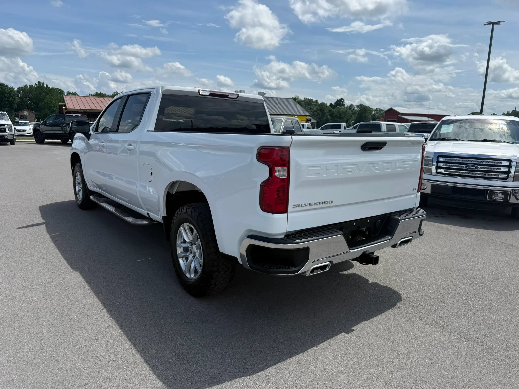 Used 2020 Chevrolet Silverado 1500 LT w/ Z71 Off-Road Package AWD/4WD image 3