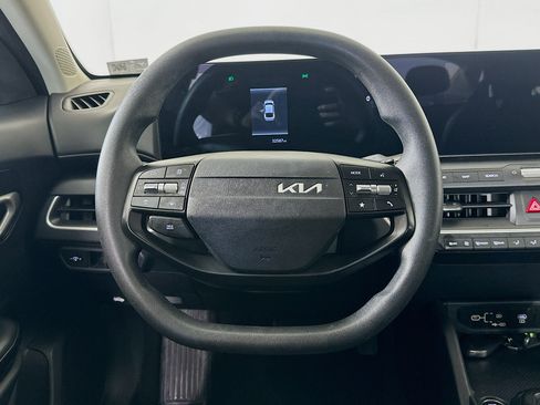 Used 2025 Kia K4 FWD image 18