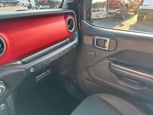 Used 2018 Jeep Wrangler Unlimited Rubicon AWD/4WD image 30