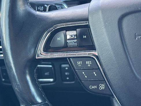 Used 2019 Lincoln Navigator L Reserve image 34